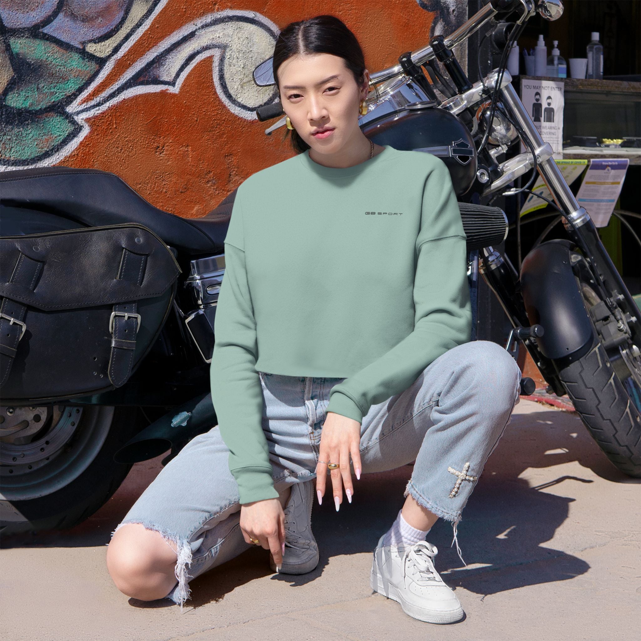 Women's Cropped Sweatshirt - Trendy Casual Layering Piece